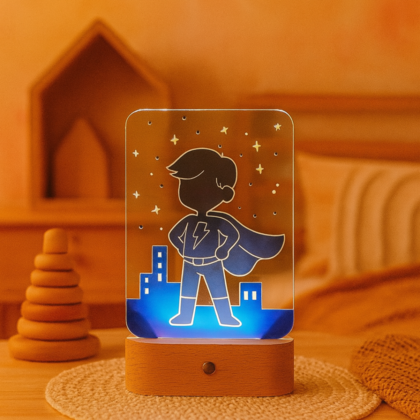 Mali Superheroj UV klirit LED lampa