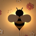 Pčelica drvena zidna lampa