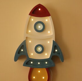 Drvena LED lampa Raketa
