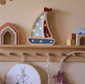 Mini LED Jedrilica