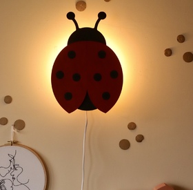 Bubamara zidna lampa