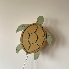 Turtle wall lamp