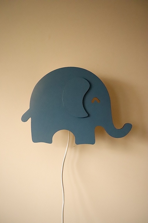 Elephant wall lamp