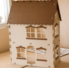 Wooden dollhouse - French