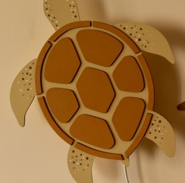 Turtle wall lamp