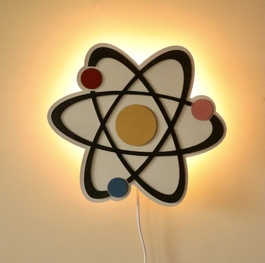 Atom zidna lampa