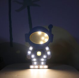 Drvena LED lampa Astronaut