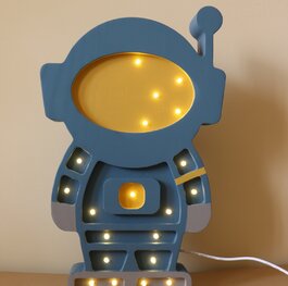 Drvena LED lampa Astronaut