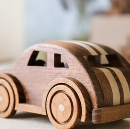 Retro autić drvena igračka